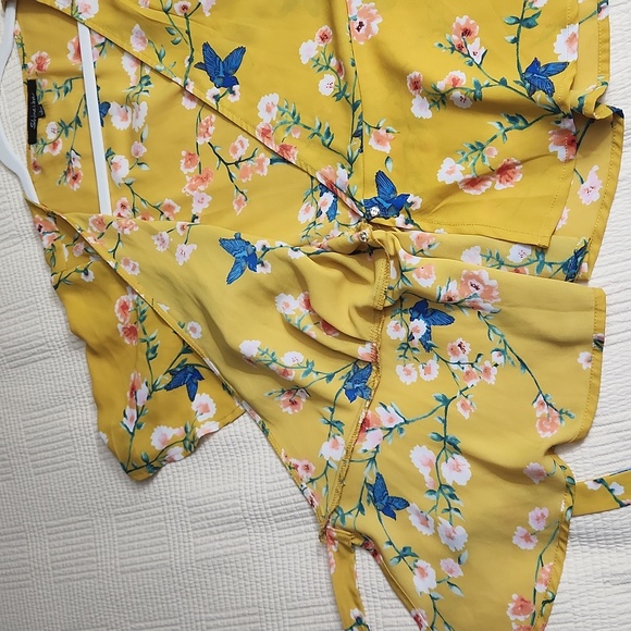 Floral bird wrap top L - Picture 6 of 11